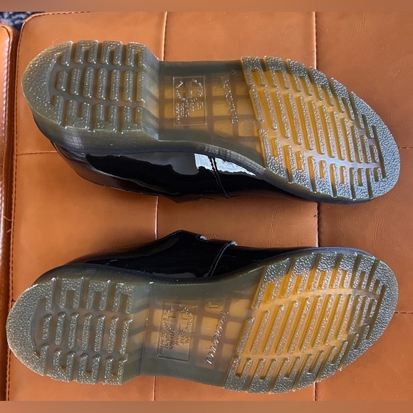 Authentic Dr. Marten's 8065 BLACK PATENT LEATHER MARY JANE SHOES. - Picture 9 of 13